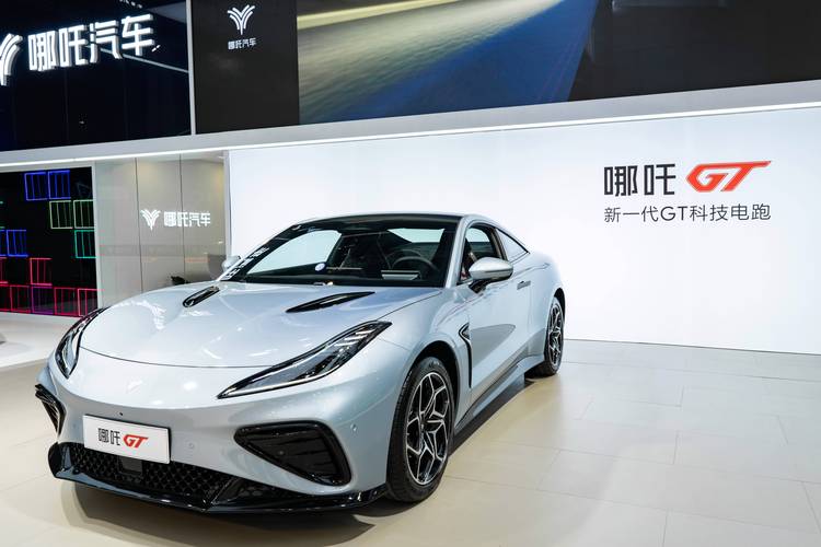 惠州惠城区振福时企业管理咨询哪吒汽车在智能汽车领域的表现，领途汽车在新能源汽车市场中的影响力